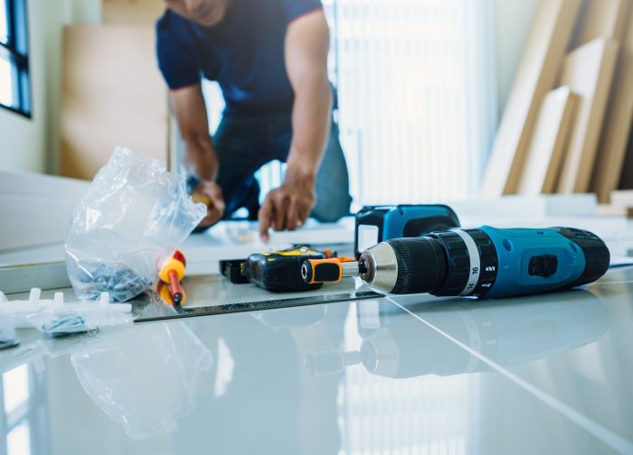 Service,Man,Assembling,Furniture,For,Customer,,Delivery,Service,Furniture,Store